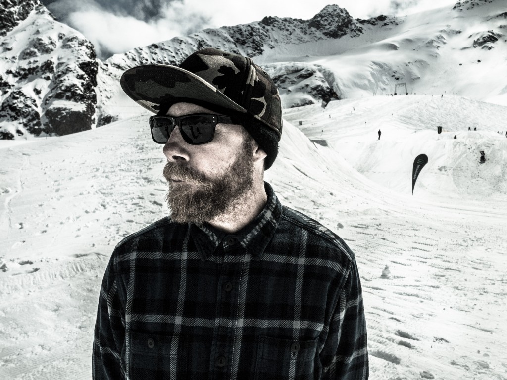 Tarquin Robbins is a Snowboarding icon and after a little abscense from the Sport has found himself working for The Riders Lounge. Tarquin helps oversea the distribution of Capita, Deelux Boots, Union and many more.