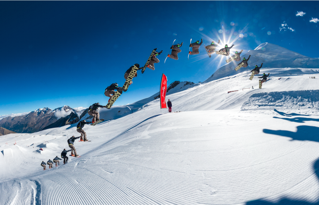 Less spin= more fun. fs 3 tuck knee in Saas Fee. Photo: Markus Fischer 